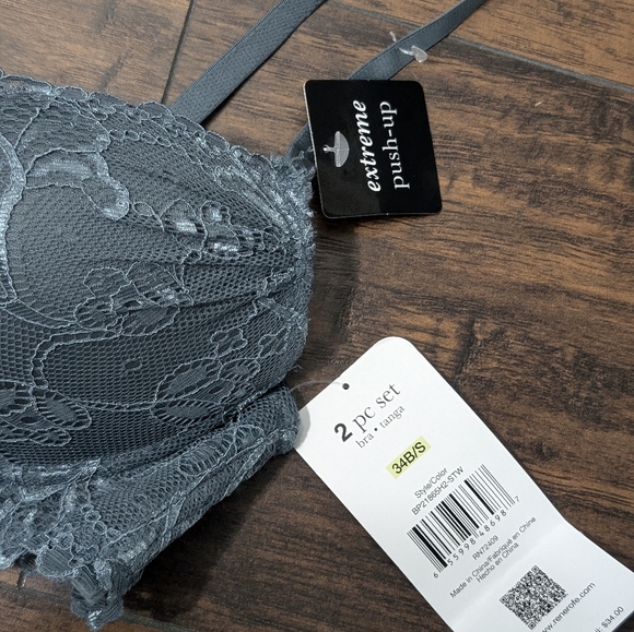 Gray lace bra and panties matching set - NWT - Picture 3 of 5